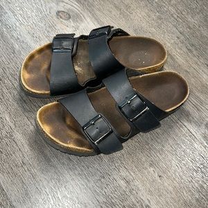 Birkenstocks 39
